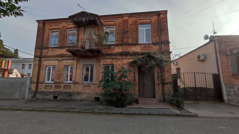 Дом писателя Фазиля Искандера в Сухуми продан во второй раз