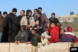 Palestinci beže iz Kan Junisa na jugu Gaze, 10. decembar 2023.