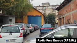 Косово: Луѓе чекаат за пререгистрација на автомобилите во Северна Митровица 