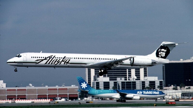 Alaska Airlines ndalon fluturimin e avionëve Boeing 737 pas një incidenti