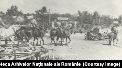 Trupele române în zona Podului Băneasa, după luptele cu unitățile germane din noaptea dintre 23 și 24 august 1944