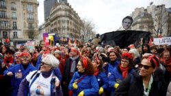 „Grevă de o zi”. Protestele împotriva creșterii vârstei de pensionare au paralizat Franța