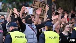  Контрапротест срещу фашизма, Бристол, 3 август. 