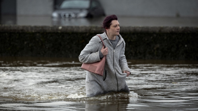 В Ірландії вирував шторм «Дейв»: зникло світло, скасовані авіарейси