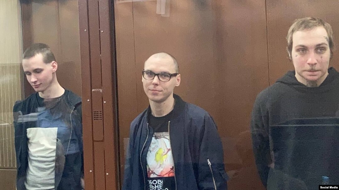 Artem Kamardin i-a implorat pe judecători să-l lase „să se întoarcă acasă”. 
