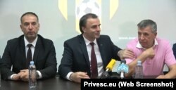 Bicuți (s), alături de Tarlev (centru) și Ciornîi la conferința de la Chișinău la care au fost promise investițiile în FC Zimbru.