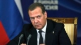 Dmitri Medvedev - fost președinte al Rusiei, vicepreședinte al Consiliului de Securitate al Rusiei și șeful partidului Rusia Unită.