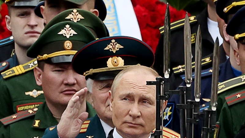 Putin täjik kärdeşini Moskwada geciriljek Ýeňiş güni çärelerine çagyrýar