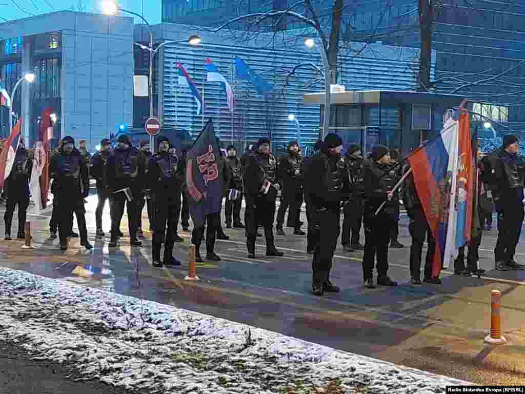 Članovi &quot;Noćnih vukova&quot; Republike Srpske u svečanom mimohodu ulicama Banje Luke sa zastavama Rusije i Republike Srpske. Ruski bajkerski klub &quot;Noćni vukovi&quot;, čiji je počasni član i ruski predsjednik Vladimir Putin na listi je sankcioniranih organizacija u Evropskoj uniji.