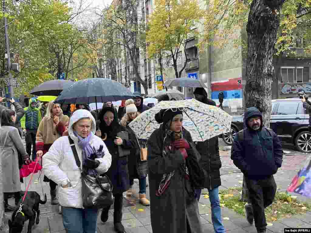 Trećeg maja 13-godišnji napadač je iz očevog pištolja pucao na svoje vršnjake i zaposlene u školi. Ubio je osmoro učenika i radnika obezbeđenja, a ranio šest đaka i nastavnicu. Dvanaest dana kasnije, od posledica ranjavanja preminula je devojčica, deseta žrtva oružanog napada.