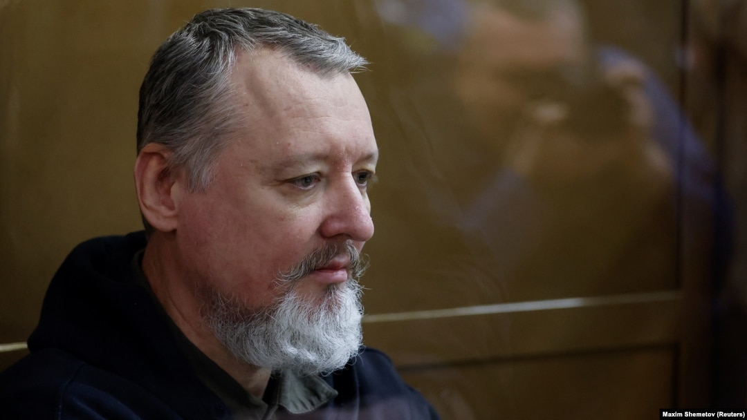 Igor Girkin sits inside the glass-walled enclosure for defendants before a court hearing in Moscow on January 25.