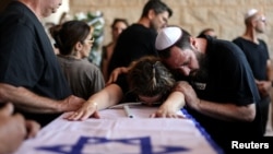 Похороны в Израиле жертв нападения боевиков ХАМАС 7 октября на несколько кибуцев. 18 октября 2023 года