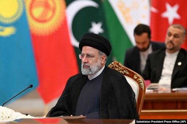 Иран президенті Ибрагим Раиси Экономикалық әріптестік ұйымының саммитінде. Ташкент, 9 қараша 2023 жыл.