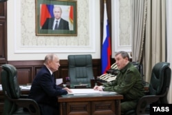 Владимир Путин и Валерий Герасимов, 19 октября 2023 года
