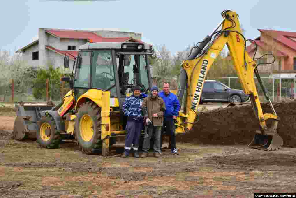 Unlike classic archaeological sites where the digging is done meticulously by hand, an excavator is needed to remove the tumuli, which can reach up to 9 meters in height. &nbsp; &nbsp;