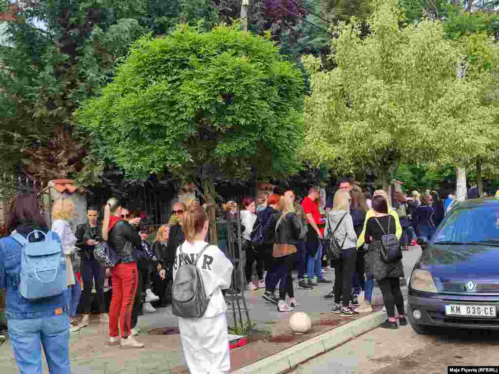 Srpski demonstranti u Zvečanu.