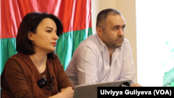 "AbzasMedia"nın baş redaktoru Sevinc Vaqifqızı və direktoru Ülvi Həsənli 