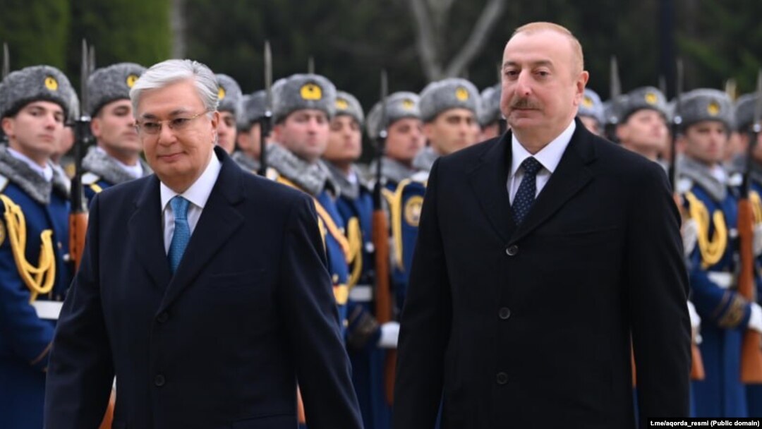 Kazakh President Qasym-Zhomart Toqaev (left) is welcomed to Baku by Azerbaijani President Ilham Aliyev in March.