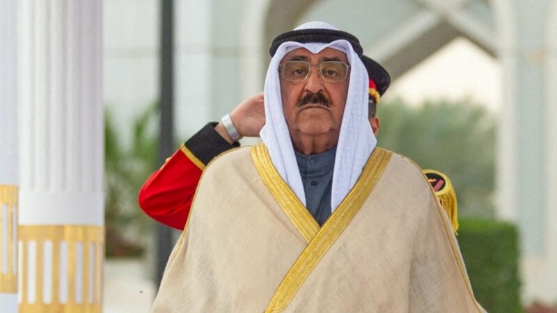 امیر کویت مجلس را منحل و برخی مواد قانون اساسی را تعلیق کرد