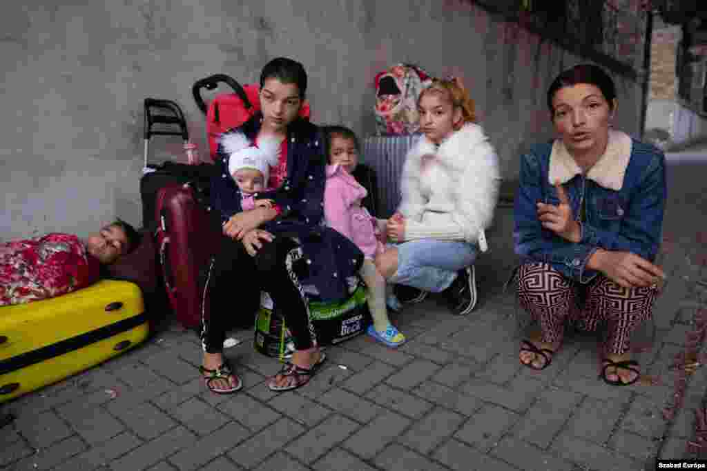 Olga (right) and her daughter Kata (left, holding her daughter) are now living here. &nbsp;