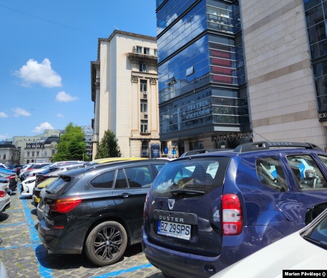 Automobilul Spitalului Săpoca a avut ca destinație Ministerul Sănătății.