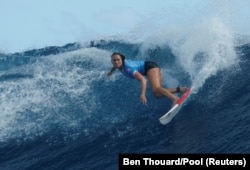 Campioana olimpică de la Tokyo, Carissa Moore, a fost eliminată în sferturile competiției de surfing de la Jocurile Olimpice 2024.