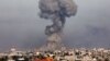 Bombardimet izraelite në Han Junis të Rripit të Gazës më 8 janar 2024. 
