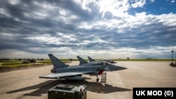Marea Britanie trimite avioane de luptă în România din 2017.