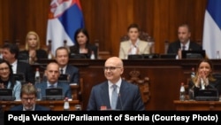 Мандатарот за состав на новата Влада на Србија Милош Вучевиќ при претставување на експозето во парламентот, 1 мај 2024 година.