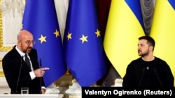 Председателят на Европейския съвет Шарл Мишел и президентът на Украйна Володимир Зеленски. Снимката е архивна