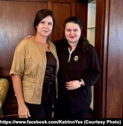 Катерина Єсипенко та посол України в США Оксана Маркарова. Вашингтон, квітень 2024 року