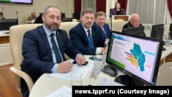 რუსეთ-საქართველოს ბიზნესსაბჭოს სხდომა ინგუშეთში. შეხვედრის მონაწილეები, მარცხნივ - რუსეთში ქართული დიასპორის ხელმძღვანელი დავით ცეცხლაძე