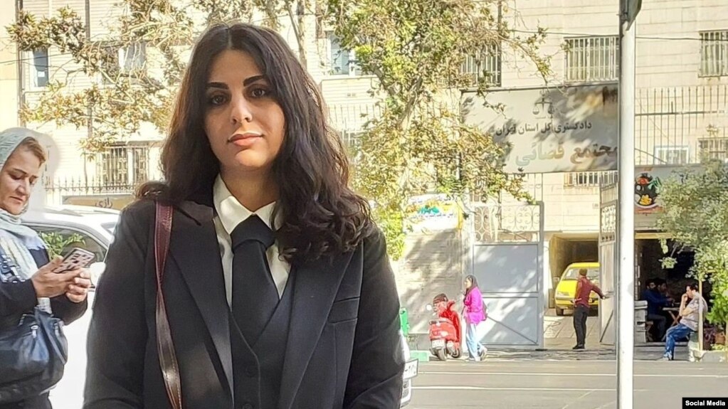 سپیده رشنو در دادگاه ماه گذشته خود بدون حجاب اجباری حاضر شده بود