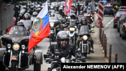 Stotine bajkera bliskih Kremlju pod zastavom moto kluba “Noćni vukovi” izašlo je 29. aprila na ulice Moskve na “patriotski“ skup.