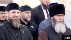 Рамзан Кадыров и Салах Межиев (справа)