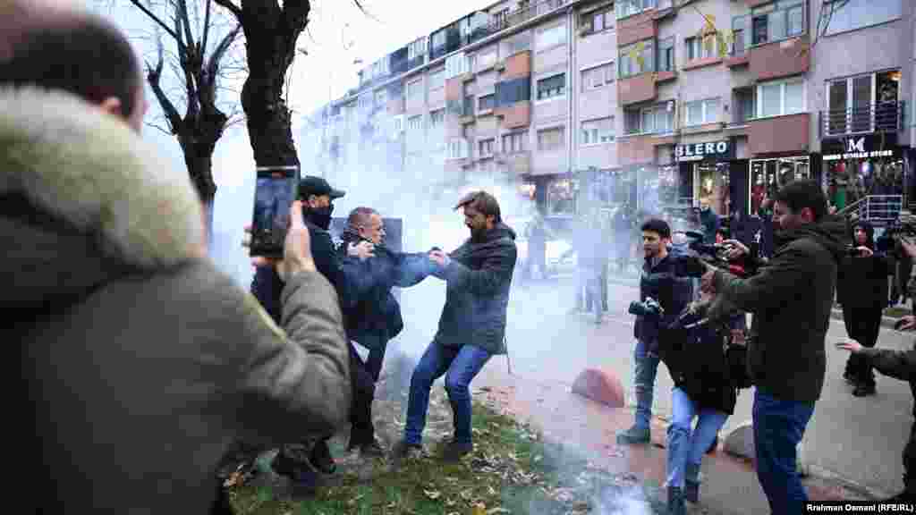 &quot;Sa herë që kemi qenë më afër Serbisë dhe marrëveshjeve të këqija me Serbinë, ka pasur përndjekje të UÇK-së&quot;, tha ndër tjerash Molliqaj.