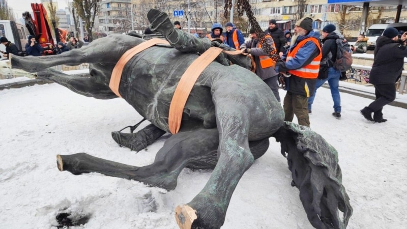 Kijev uklonio spomenik boljševičkom komandantu Ščorsu