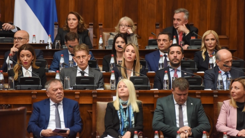 New Serbian Government Maintains Policy Of 'Sitting On Two Chairs' Of East And West