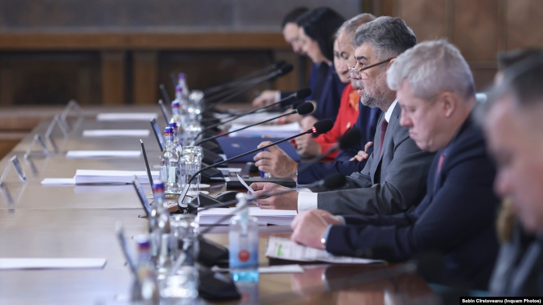 Premierul Marcel Ciolacu (în prim-plan) a numit săptămâna aceasta un nou șef al Corpului de control. 