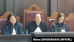 Слева направо – судьи Верховного суда Мимоза Цушба, Олеся Тарба и Екатерина Адлейба