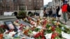 В Москве задерживают возлагавших цветы в память о Навальном