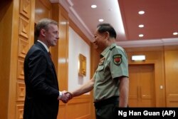 Savetnik za nacionalnu bezbednost SAD Džejk Salivan i potpredsednik kineske Centralne vojne komisije Džang Jusja, Peking, 29. avgust 2024.