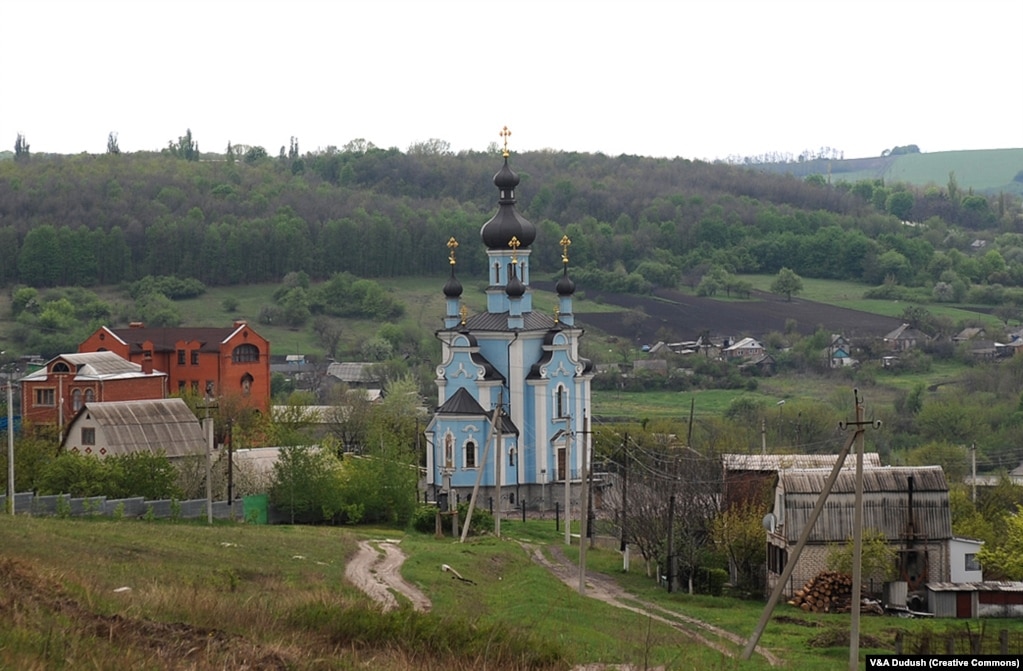 Një kishë ortodokse në fshatin Bohorodihne, rajoni Donjeck, fotografuar në vitin 2009. &nbsp;