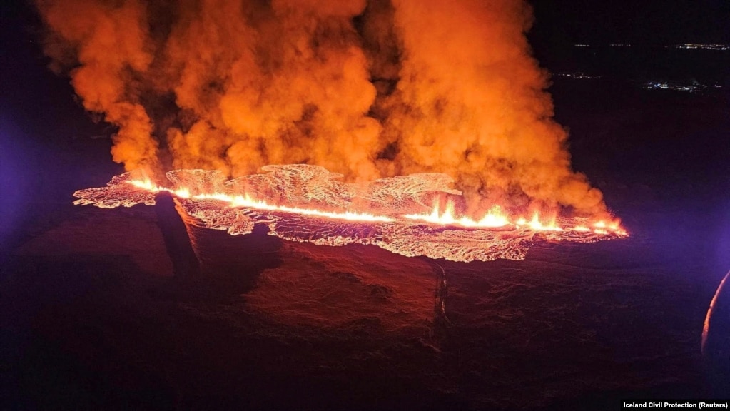 Shpërthimi i lavës vullkanike në gadishullin Rejkjanes.