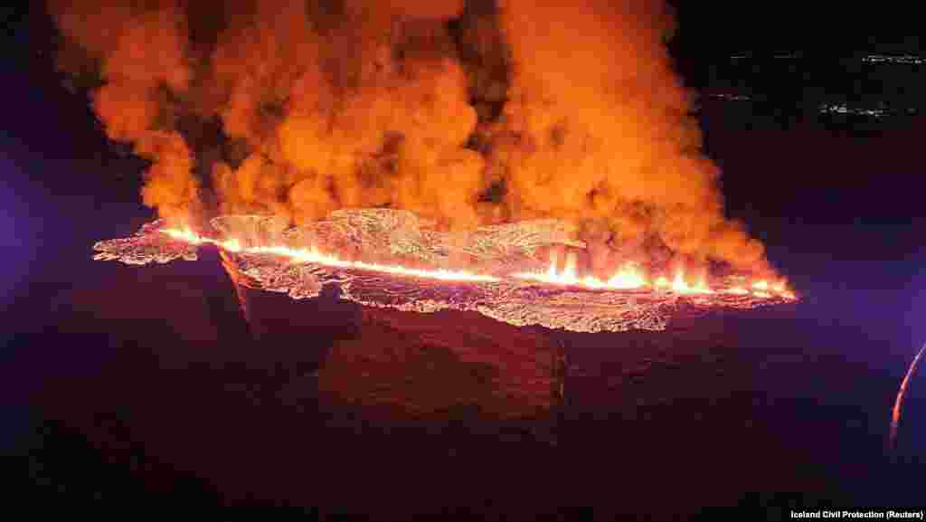 Shpërthimi i lavës vullkanike në gadishullin Rejkjanes.