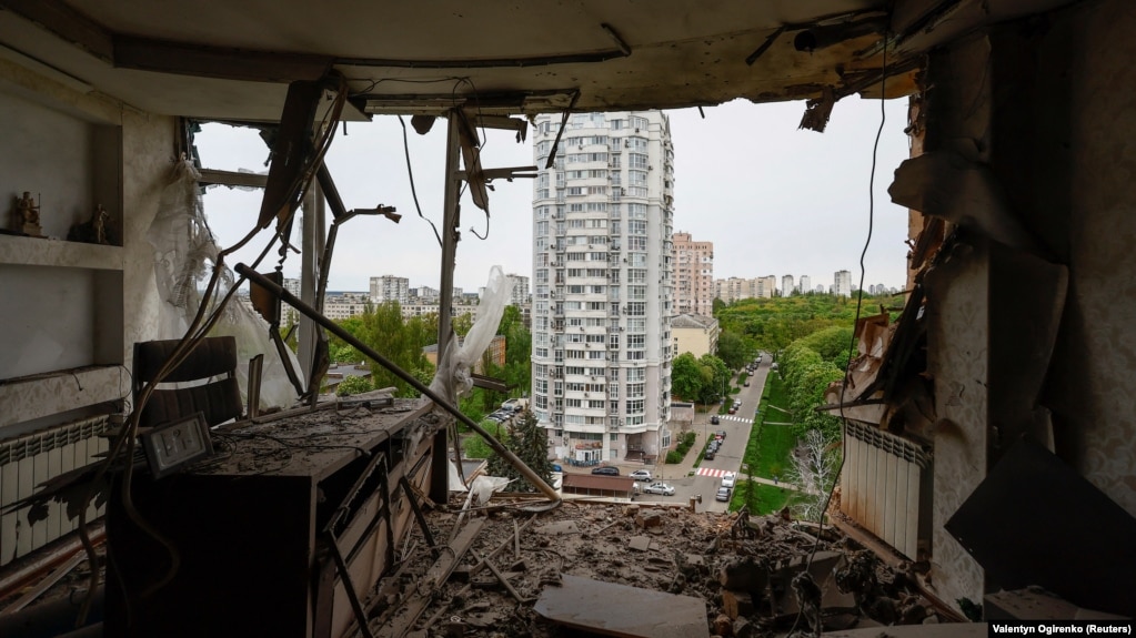 Наслідки падіння уламків дрона-камікадзе в Києві, 8 травня 2023 року (ілюстраційне фото)