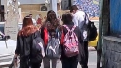 نافرمانی مدنی زنان در ایران علیه حجاب اجباری ادامه دارد