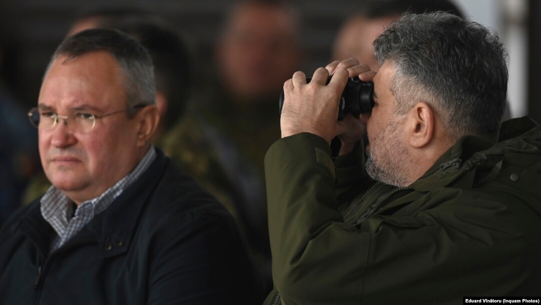 Nicolae Ciucă, președintele PNL, insistă pe varianta comasării alegerilor locale cu cele prezidențiale. PSD, condus de Marcel Ciolacu (dreapta) nu e de acord. 