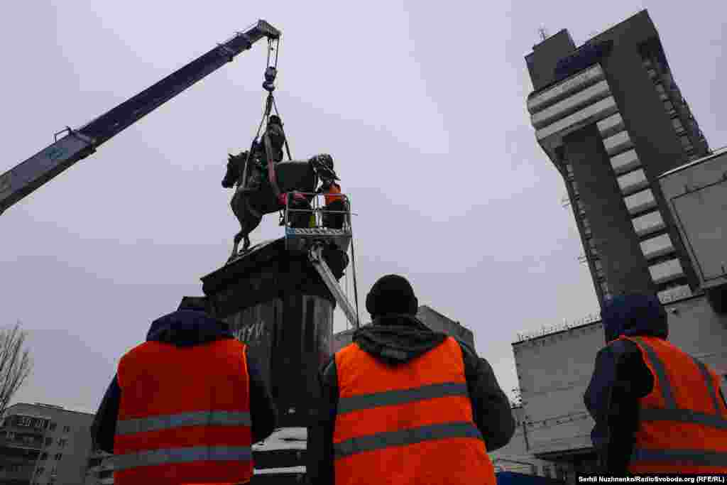 Раніше, 15 листопада, в Києві демонтували пам&#39;ятник російському поету Олександру Пушкіну