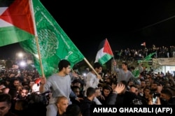  Палестинци, освободени от израелски затвори, честват в окупирания Западен бряг, 24 ноември 2023 година 